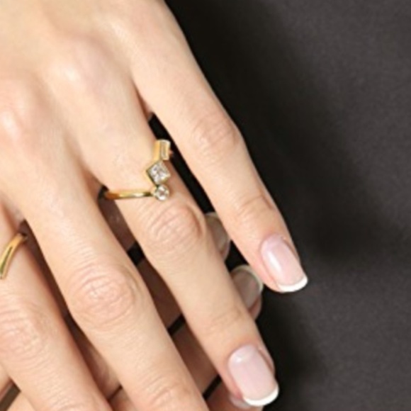 White Sapphire 23K Gold NWT Ring Elizabeth & James - Picture 4 of 8